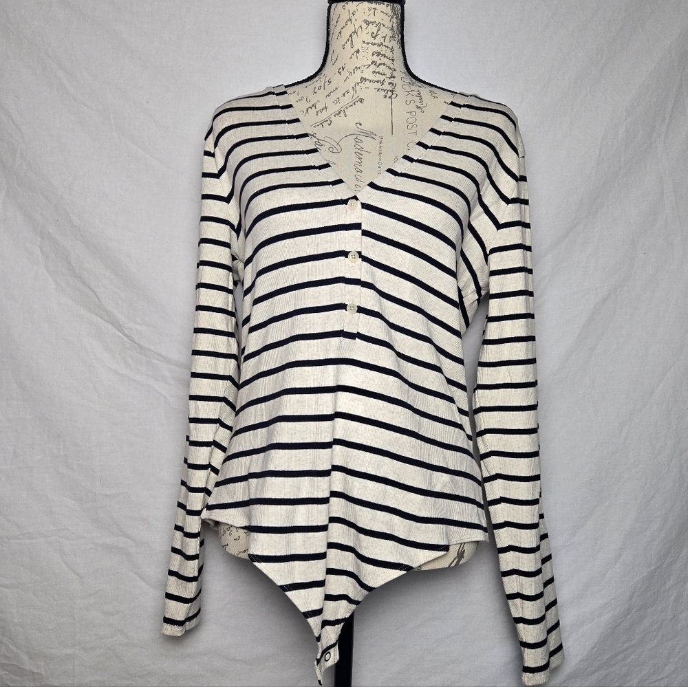 Express Striped V-Neck Bodysuit - XL